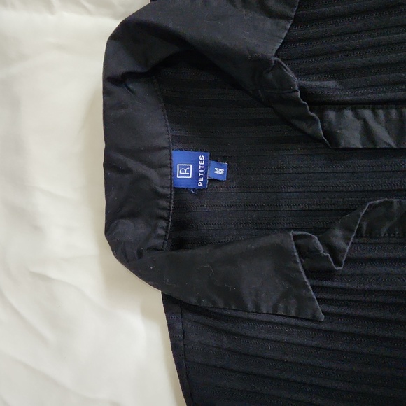 Reitmans women's button up top - Picture 2 of 2